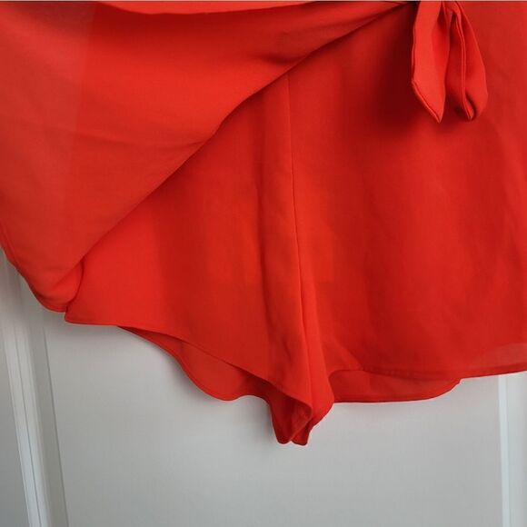 NWT- MISSGUIDED Mini Skort - Picture 2 of 9